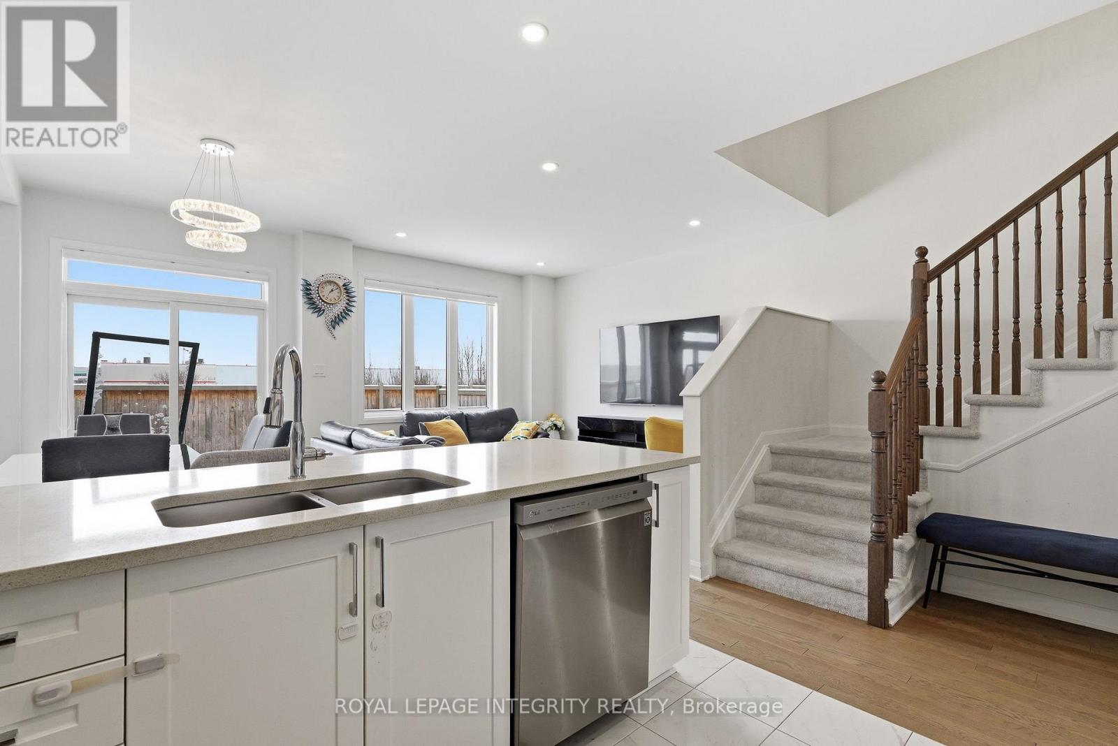 516 Prominence Way, Ottawa, Ontario  K4A 5L3 - Photo 6 - X12840166