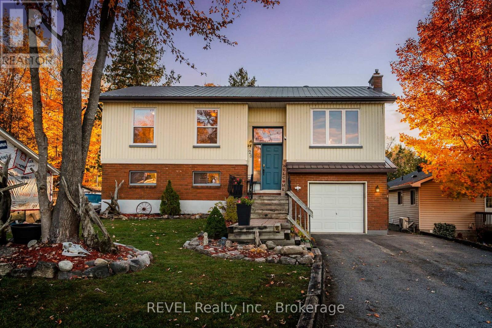 28 Park Street, Tay, Ontario  L0K 2A0 - Photo 1 - S12840052