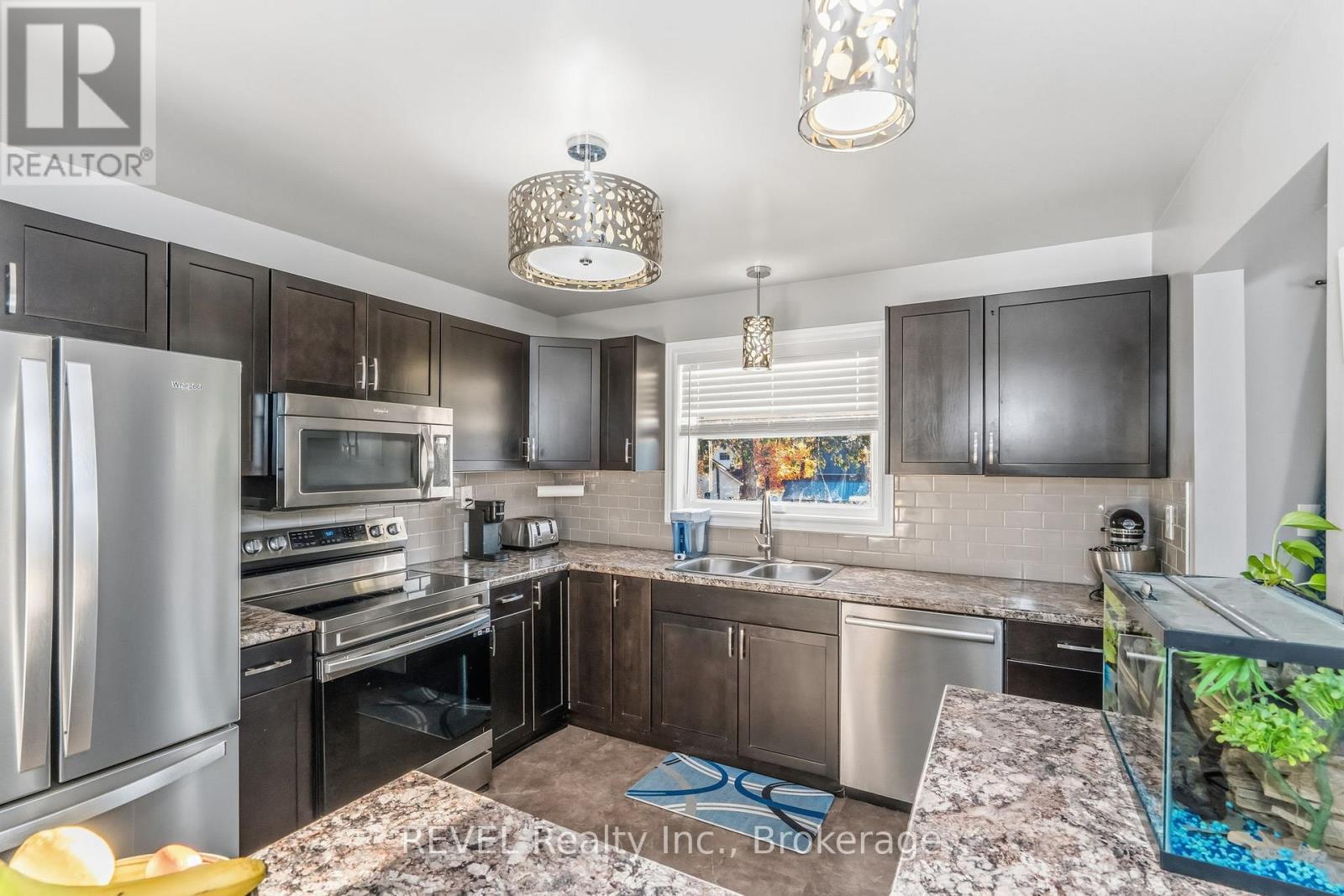 28 Park Street, Tay, Ontario  L0K 2A0 - Photo 6 - S12840052