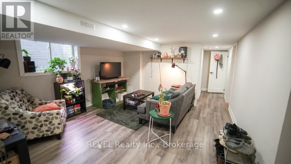 Lower - 510 Lloyd Avenue, Welland, Ontario  L3C 2Z5 - Photo 5 - X12840020