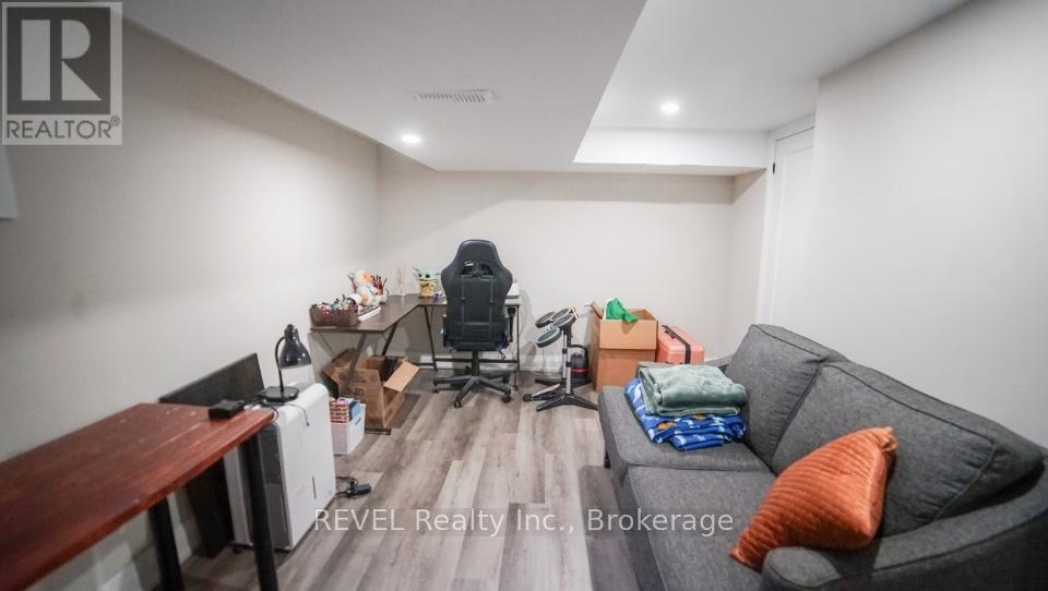 Lower - 510 Lloyd Avenue, Welland, Ontario  L3C 2Z5 - Photo 7 - X12840020