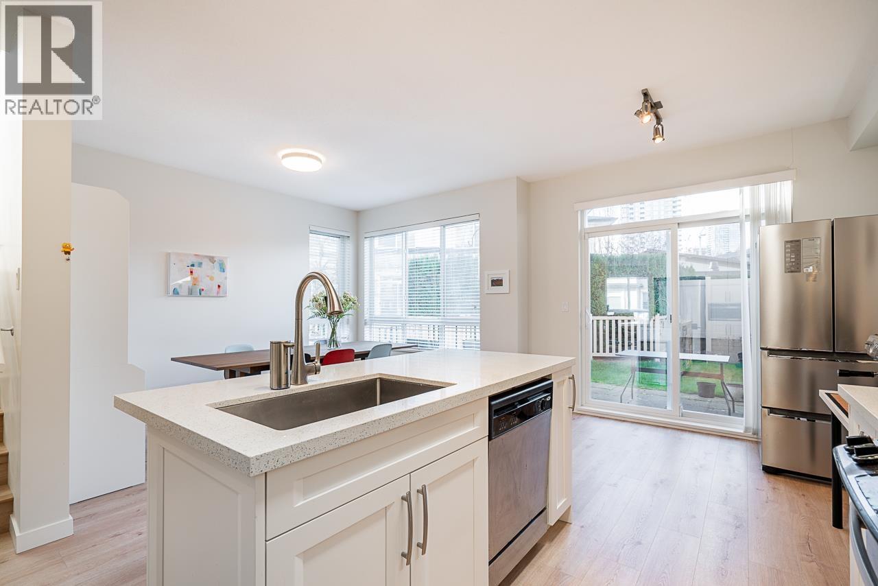 31 1125 Kensal Place, Coquitlam, British Columbia  V3B 0G3 - Photo 3 - R3095346