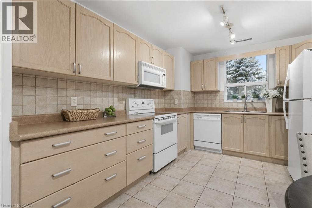 2085 Amherst Heights Drive Unit# 208, Burlington, Ontario  L7P 5C2 - Photo 13 - 40799295