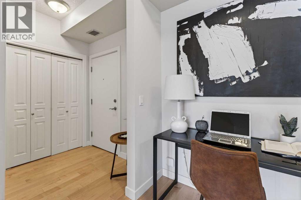 206, 208 Holy Cross Lane Sw, Calgary, Alberta  T2S 3G3 - Photo 3 - A2289904