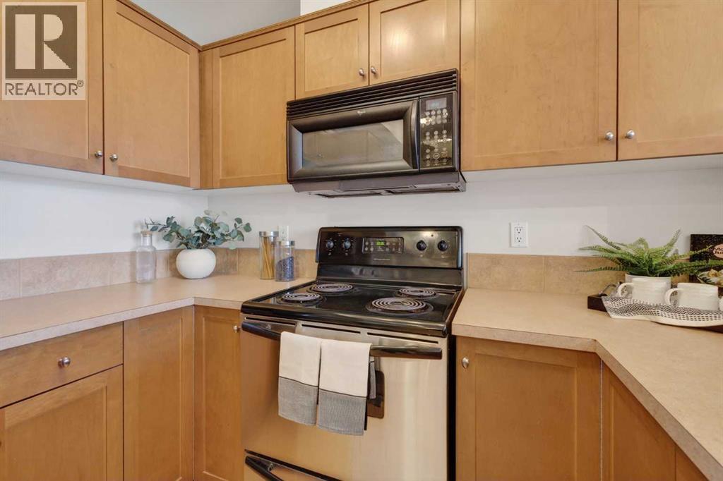 206, 208 Holy Cross Lane Sw, Calgary, Alberta  T2S 3G3 - Photo 6 - A2289904