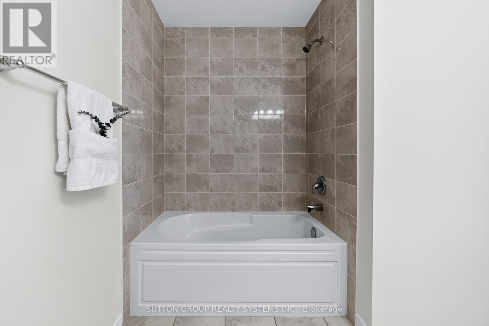 693 Doon South Drive, Kitchener, Ontario  N2P 0H5 - Photo 37 - X12785866