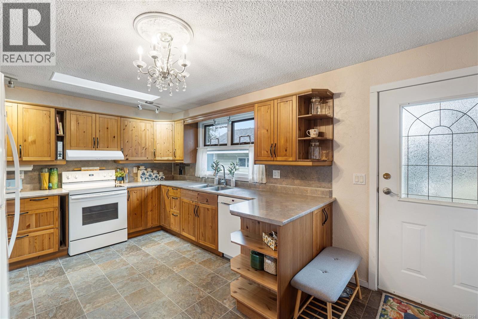 275 Pioneer Cres, Parksville, British Columbia  V9P 1V5 - Photo 4 - 1026701