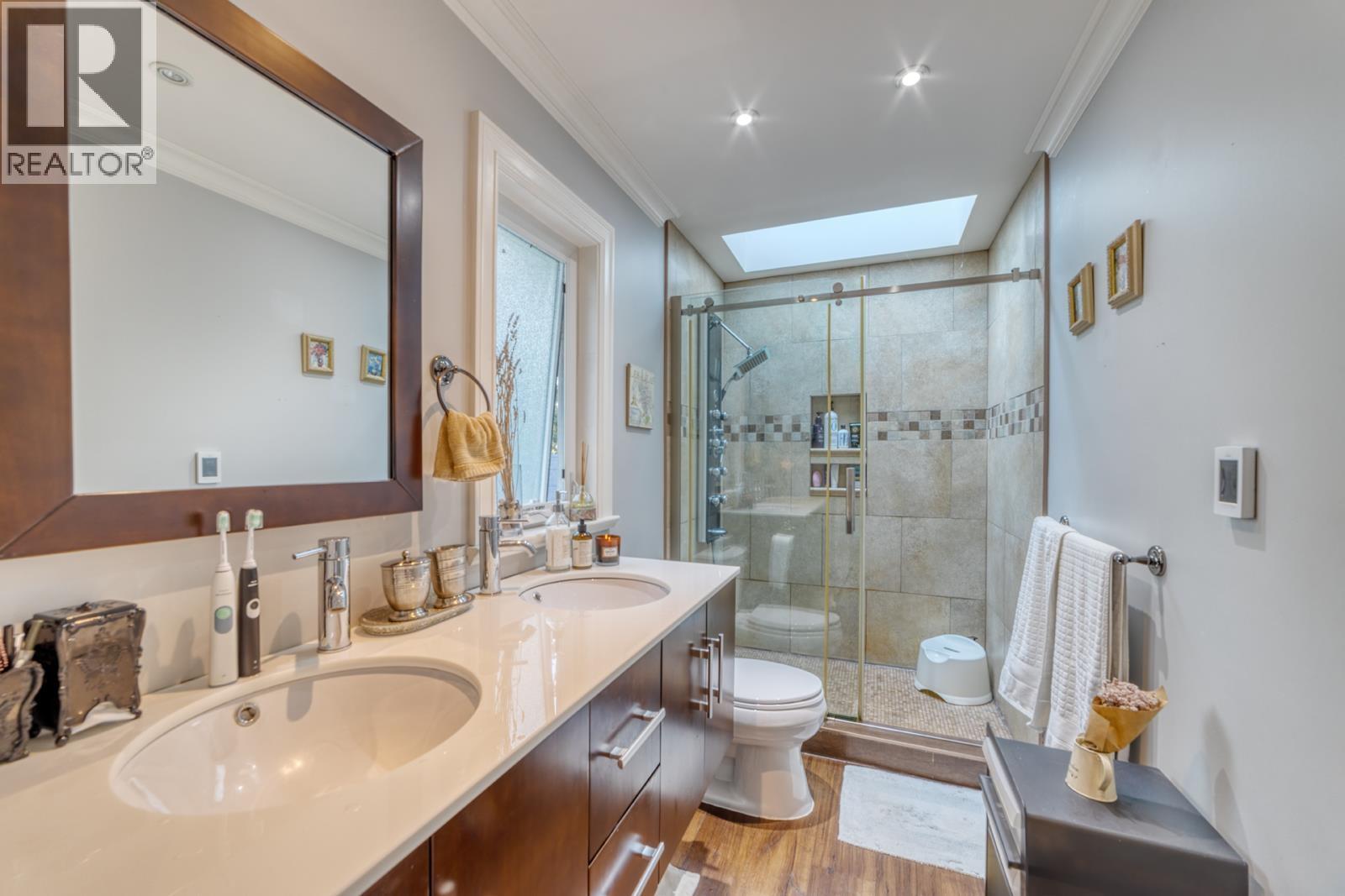 990 Kinsac Street, Coquitlam, British Columbia  V3J 4V1 - Photo 14 - R3095340