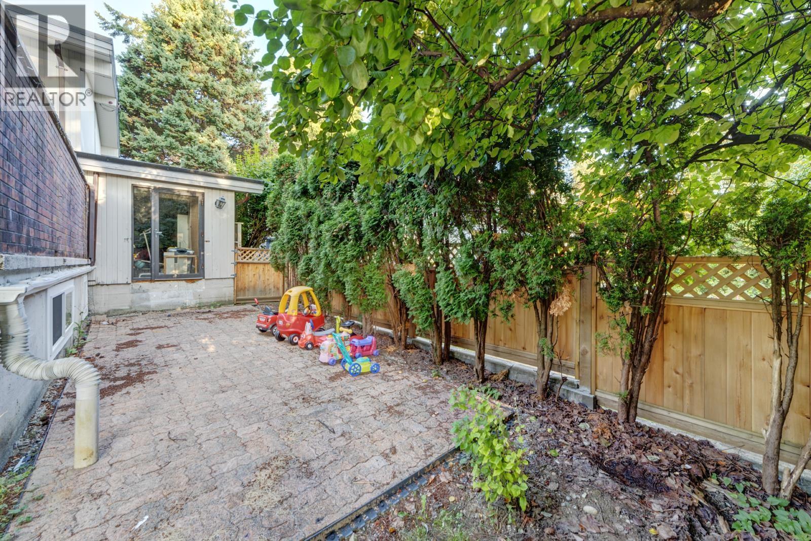 990 Kinsac Street, Coquitlam, British Columbia  V3J 4V1 - Photo 36 - R3095340