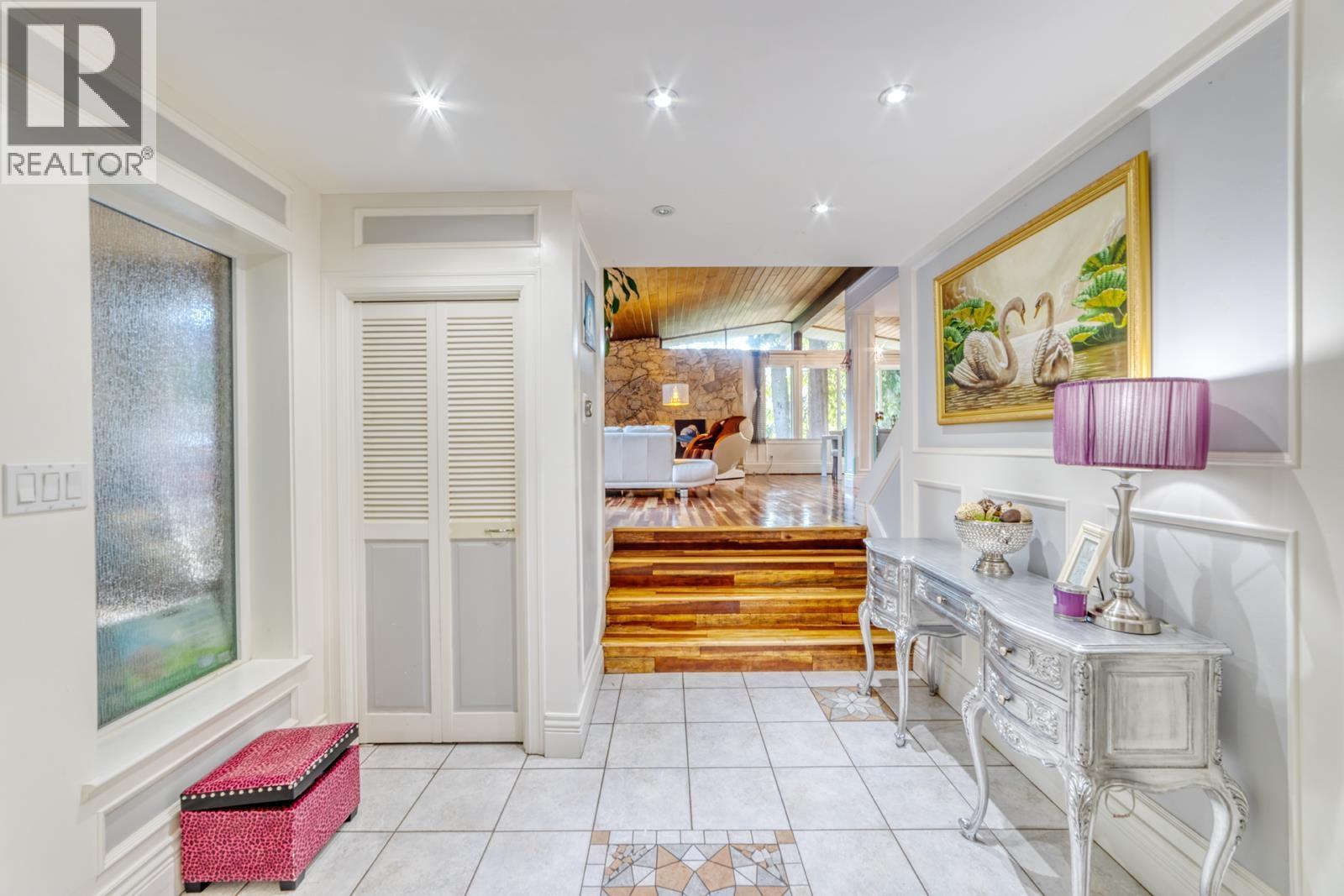 990 Kinsac Street, Coquitlam, British Columbia  V3J 4V1 - Photo 8 - R3095340