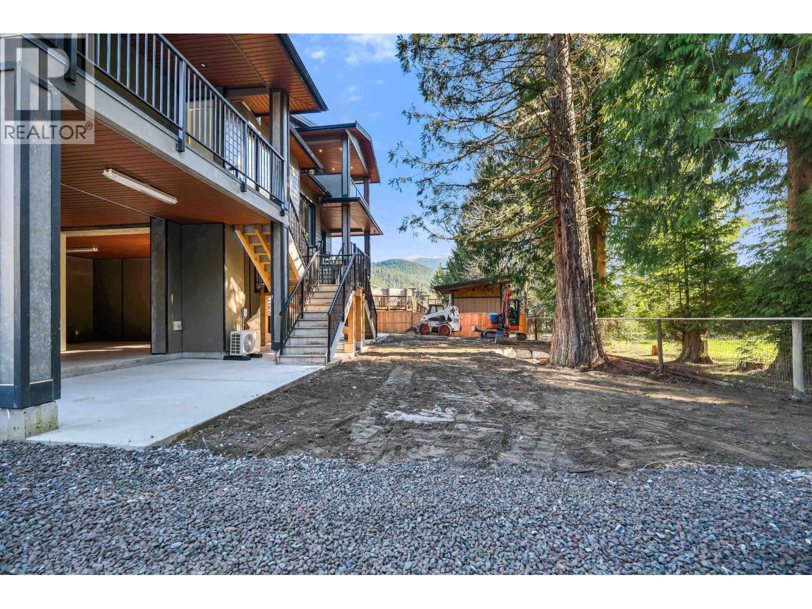 1354 Judd Road, Squamish, British Columbia  V0N 1H0 - Photo 31 - R3094462