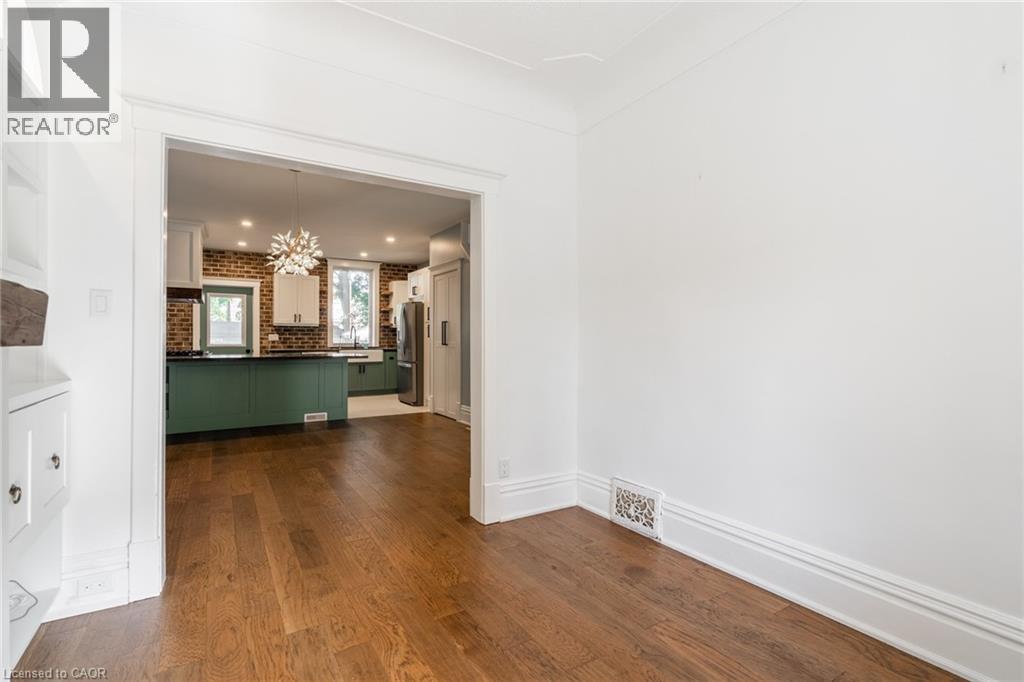 11 Lorne Avenue, Hamilton, Ontario  L8M 2X5 - Photo 7 - 40809195