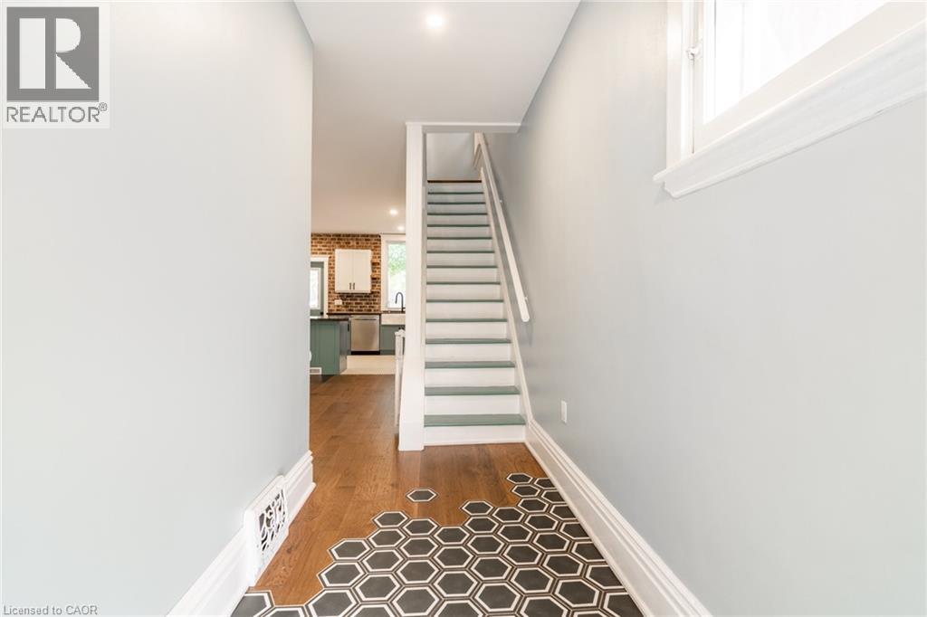 11 Lorne Avenue, Hamilton, Ontario  L8M 2X5 - Photo 5 - 40809195