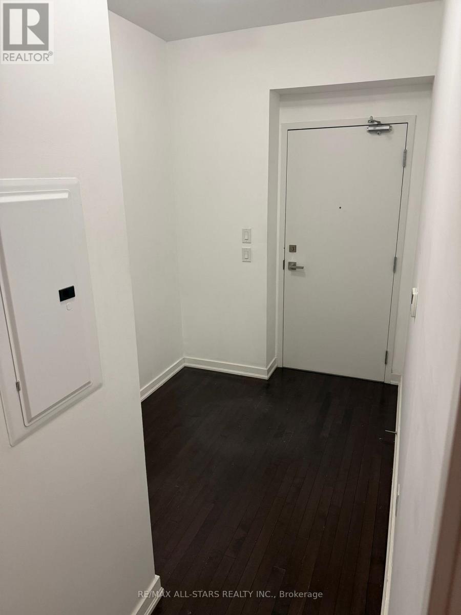 609 - 14 York Street, Toronto, Ontario  M5J 0B1 - Photo 4 - C12840078