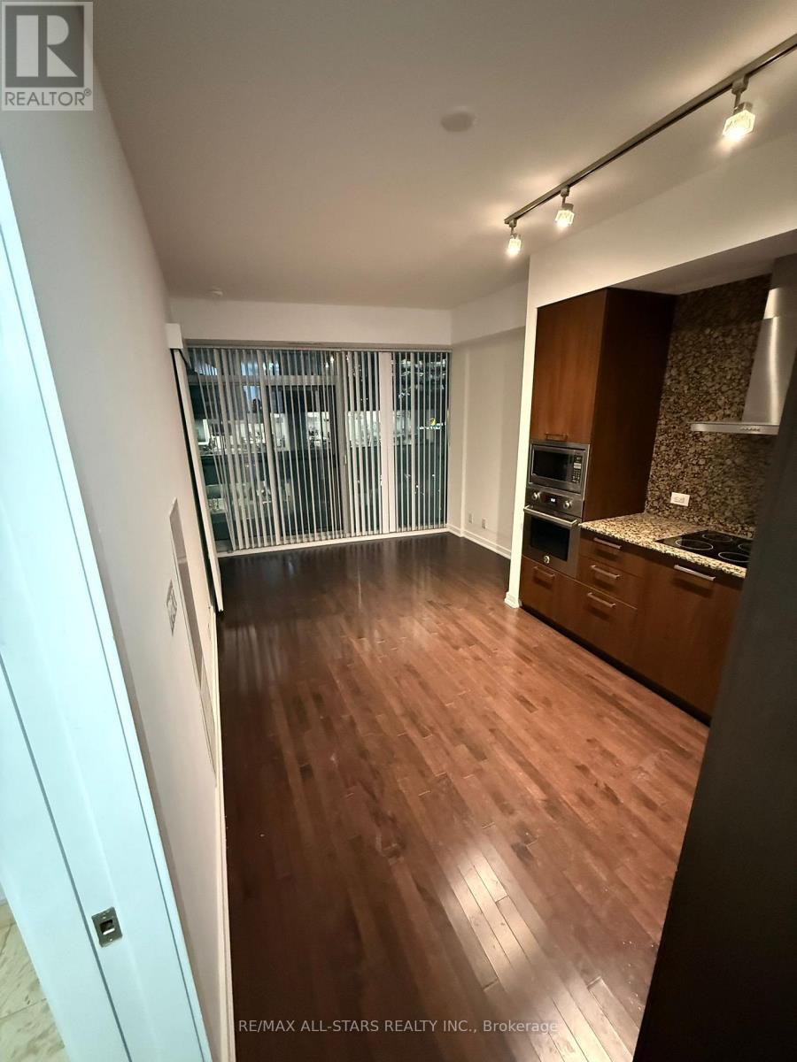 609 - 14 York Street, Toronto, Ontario  M5J 0B1 - Photo 6 - C12840078