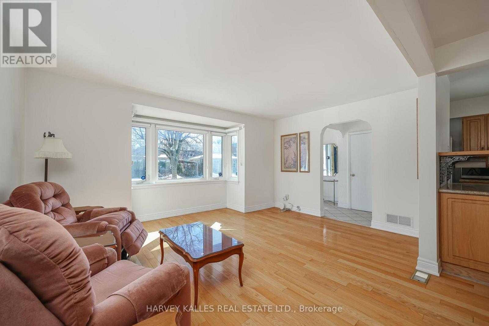 380 Brooke Avenue, Toronto, Ontario  M5M 2L6 - Photo 3 - C12840142