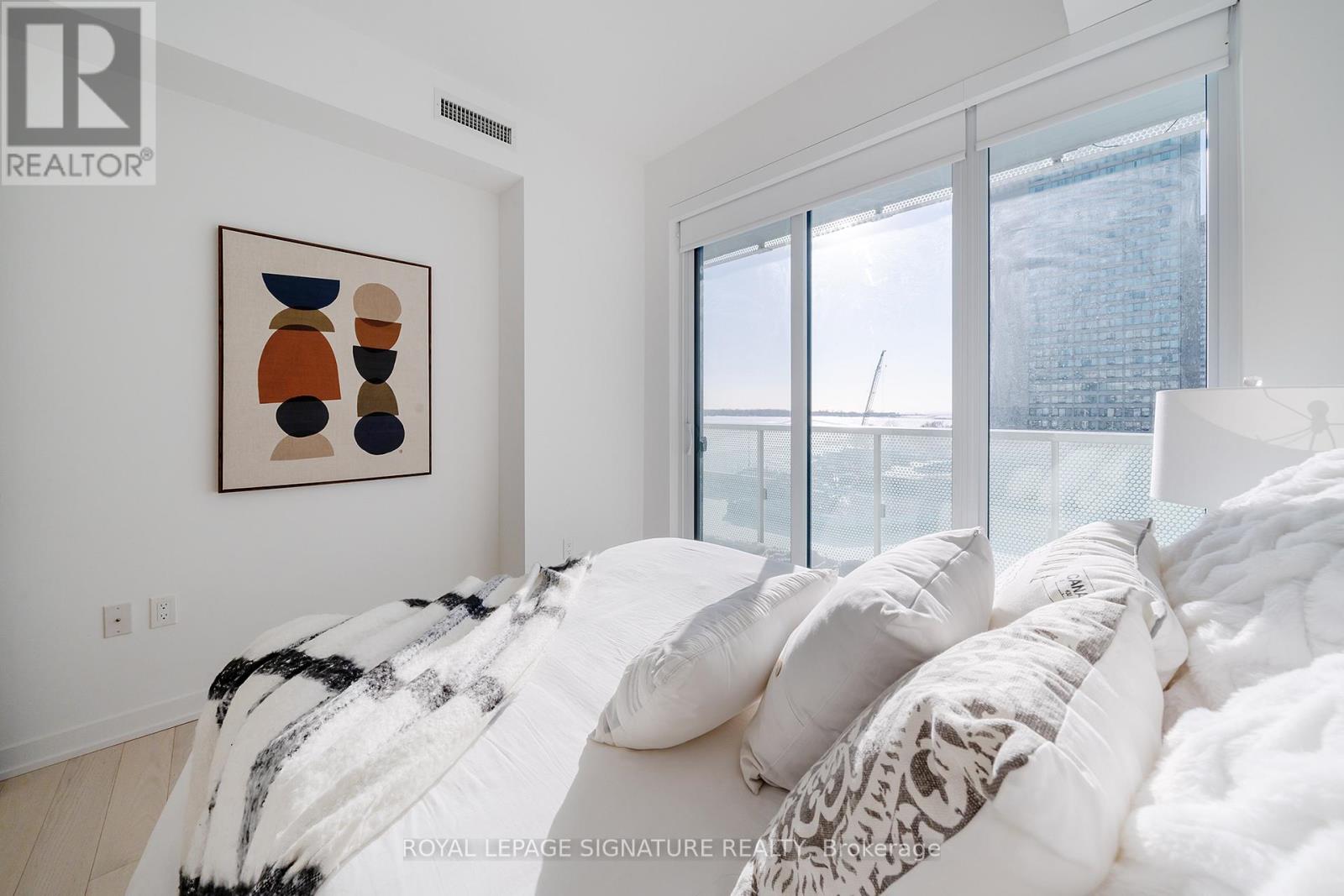 711 - 15 Queens Quay E, Toronto, Ontario  M5E 0C5 - Photo 14 - C12840148