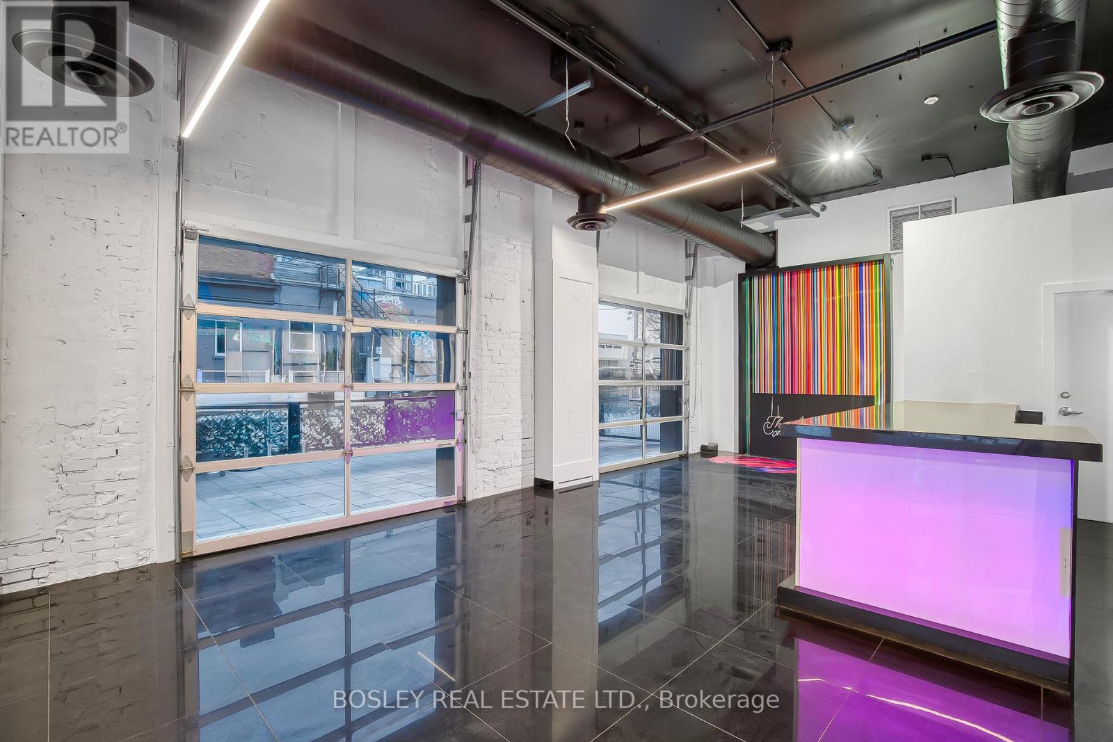 Entire Main Floor - 1184 Queen Street W, Toronto, Ontario  M6J 1J5 - Photo 11 - C12840156