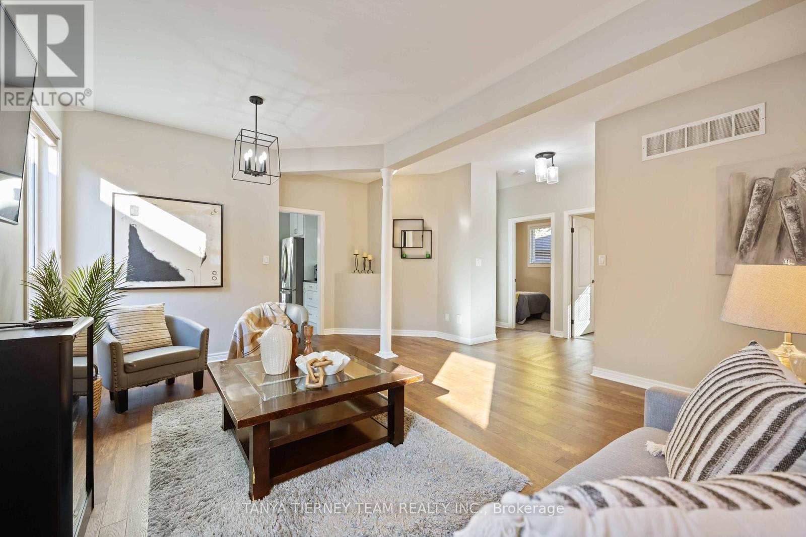 16 Cody Avenue, Whitby, Ontario  L1M 1K8 - Photo 4 - E12840162