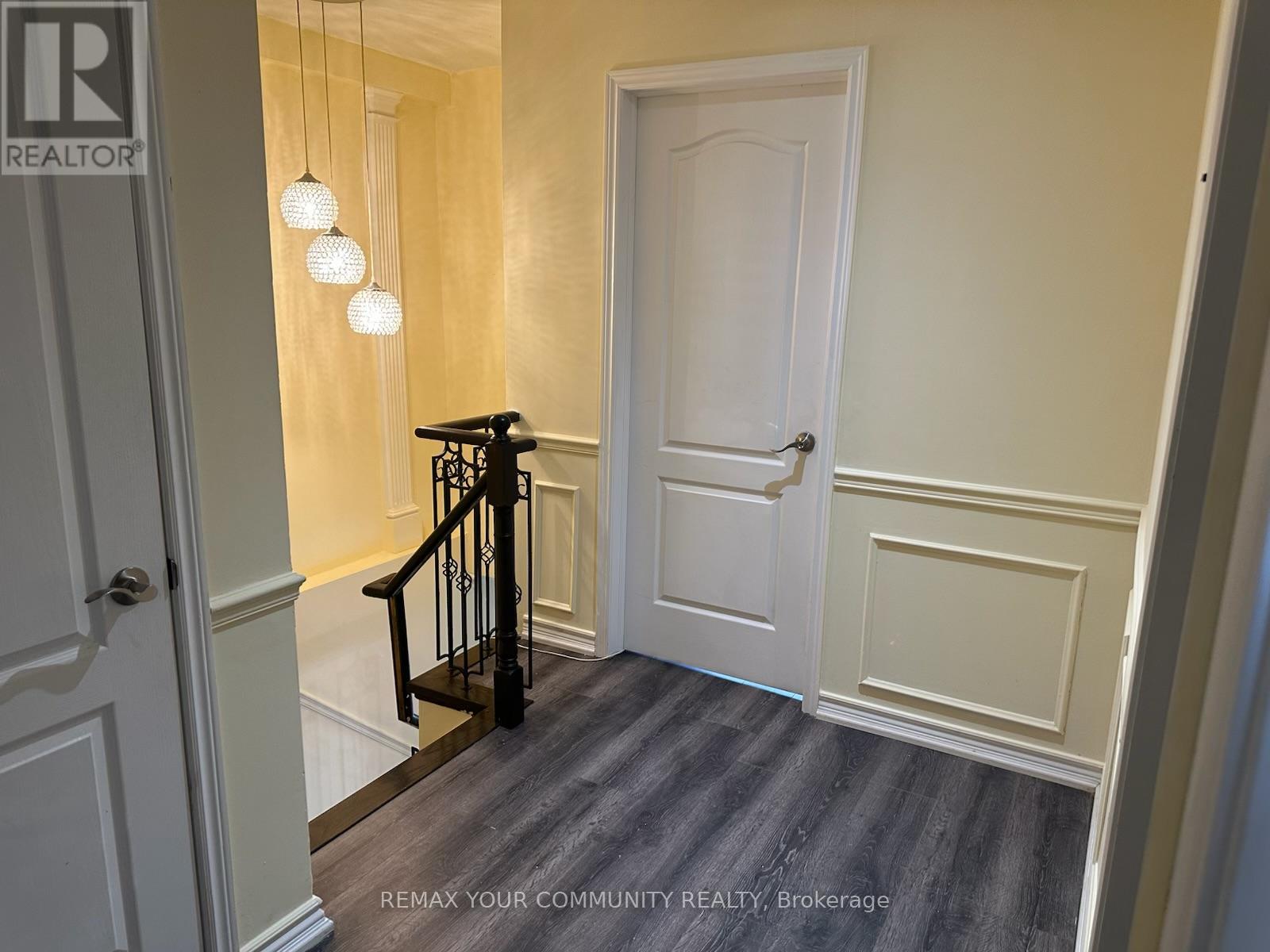 27 Pugsley Avenue, Richmond Hill (Crosby), Ontario  L4C 8V2 - Photo 6 - N12721962