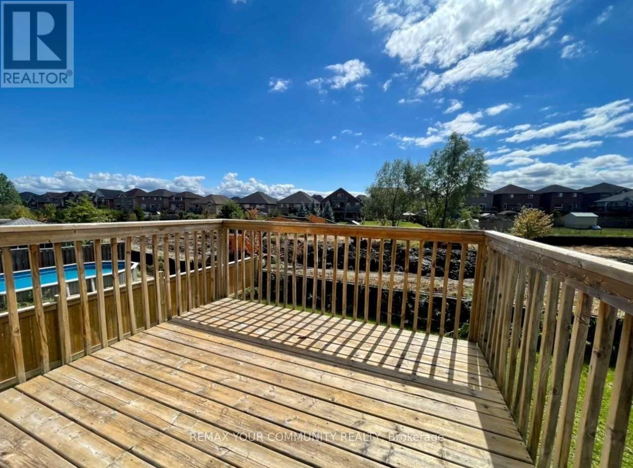 1385 Hunter (Main Flr) Street, Innisfil, Ontario  L9S 4B7 - Photo 12 - N12840098