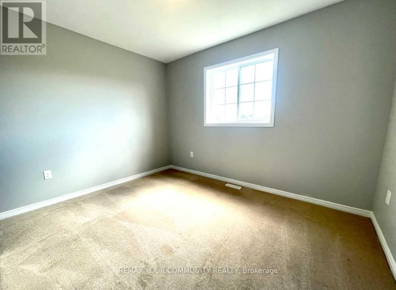 1385 Hunter (Main Flr) Street, Innisfil, Ontario  L9S 4B7 - Photo 16 - N12840098