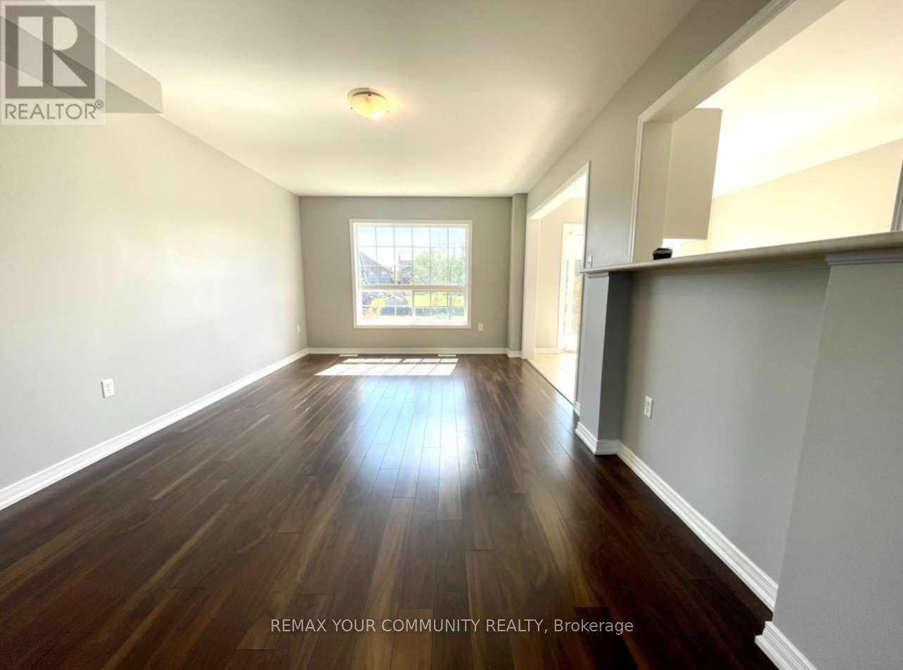 1385 Hunter (Main Flr) Street, Innisfil, Ontario  L9S 4B7 - Photo 9 - N12840098