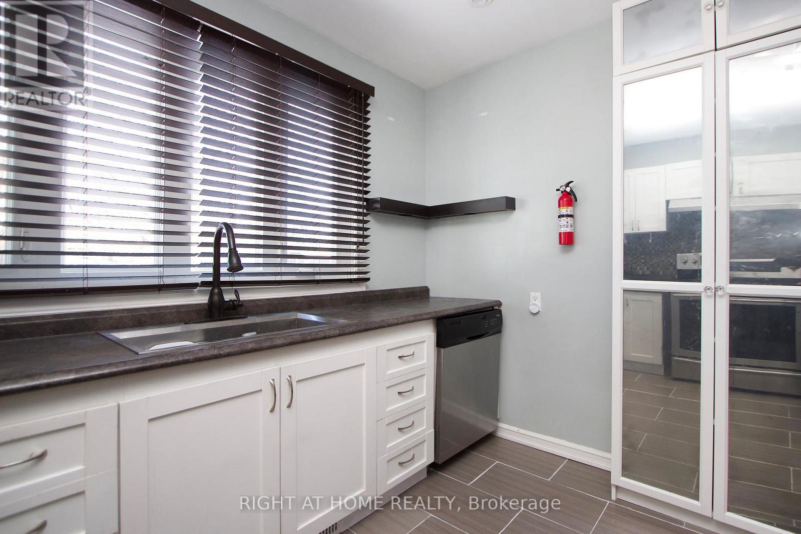 Main Floor - 94 Emperor Street, Ajax, Ontario  L1S 1N2 - Photo 6 - E12827372