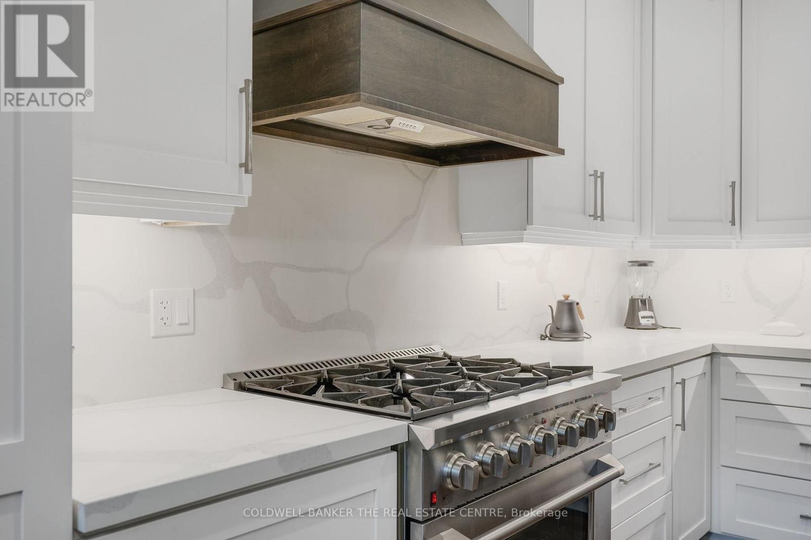 34 Oakwood Avenue, Tiny, Ontario  L9M 0J2 - Photo 11 - S12840090