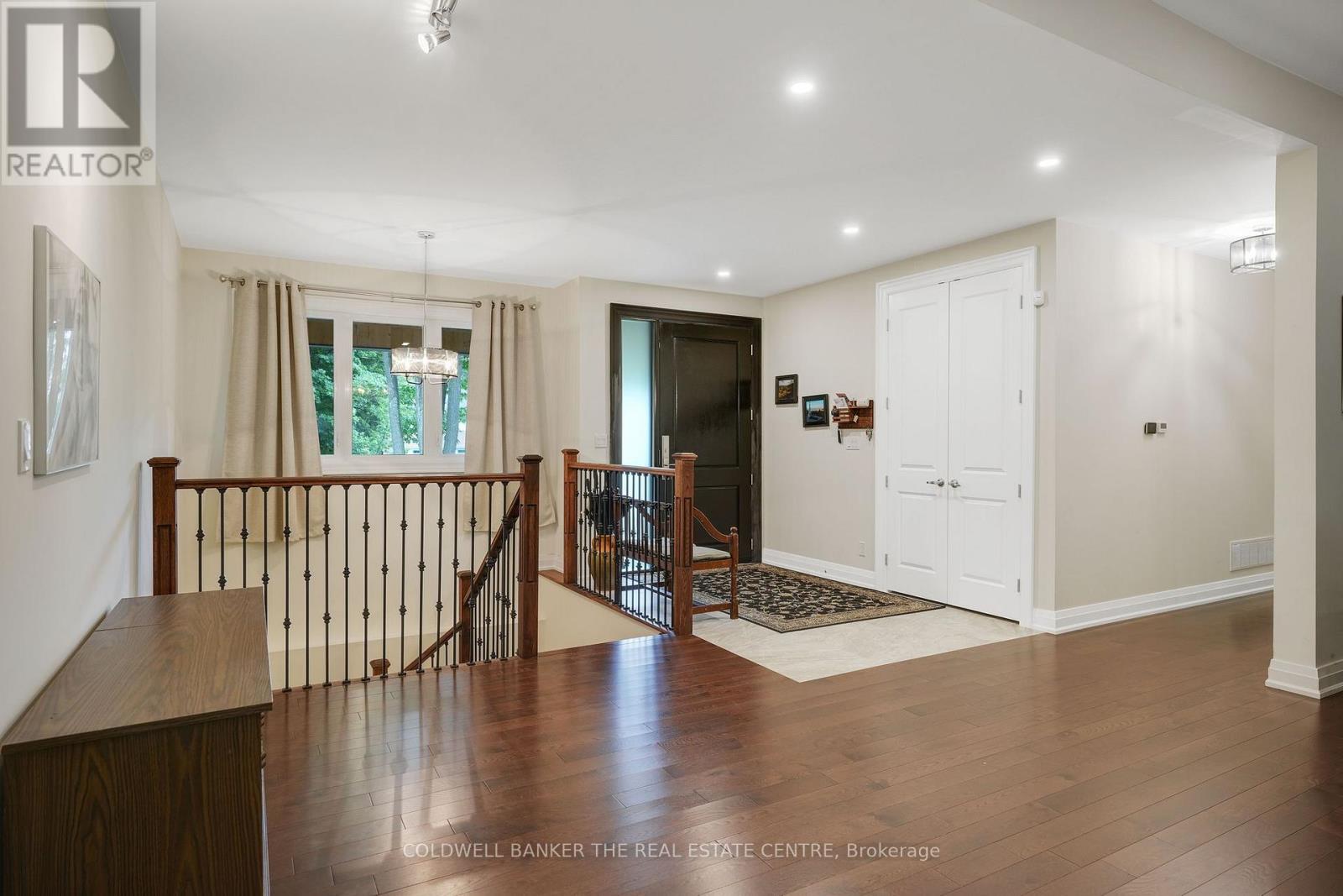 34 Oakwood Avenue, Tiny, Ontario  L9M 0J2 - Photo 4 - S12840090