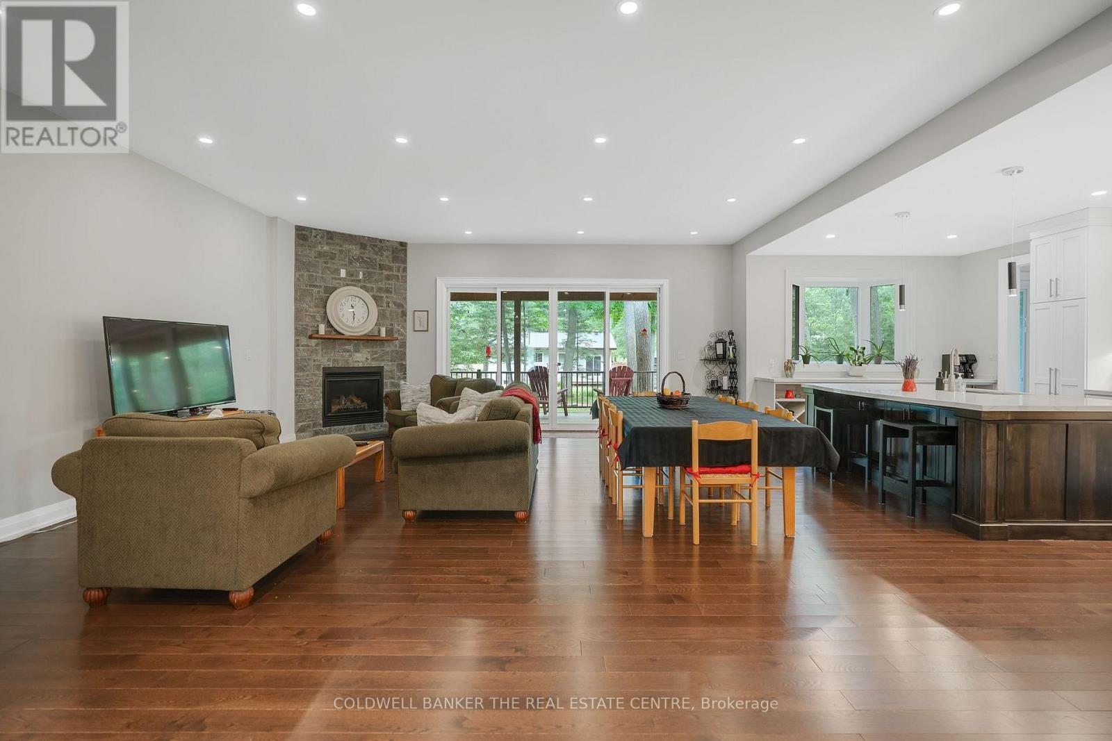 34 Oakwood Avenue, Tiny, Ontario  L9M 0J2 - Photo 5 - S12840090