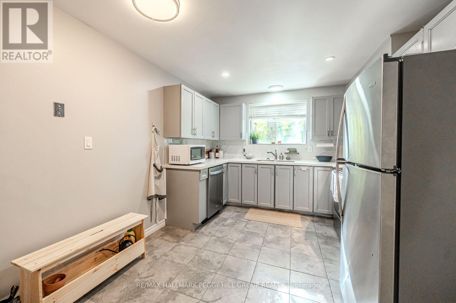 Lower - 63 Gunn Street, Barrie, Ontario  L4M 2H4 - Photo 6 - S12840128