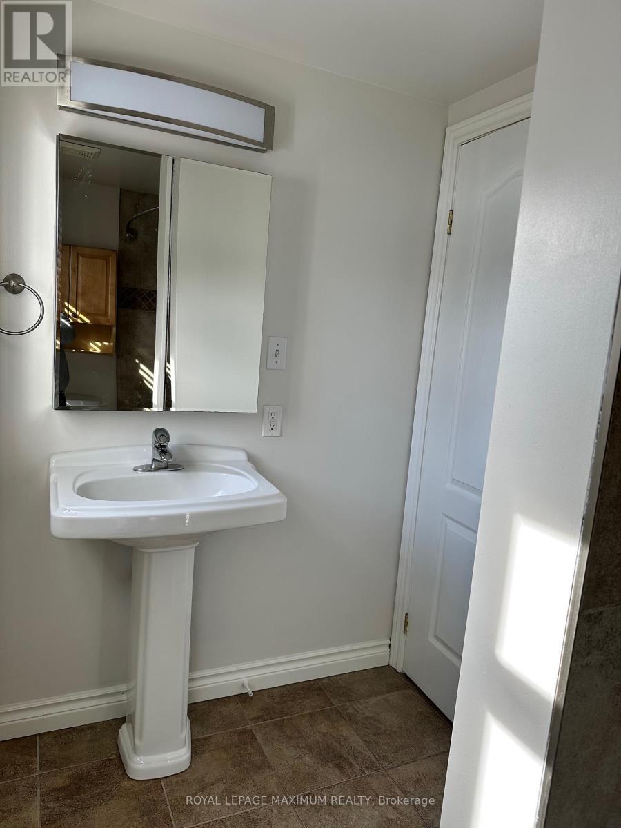 1 - 127 Innisfil Street, Barrie, Ontario  L4N 3E6 - Photo 12 - S12840130