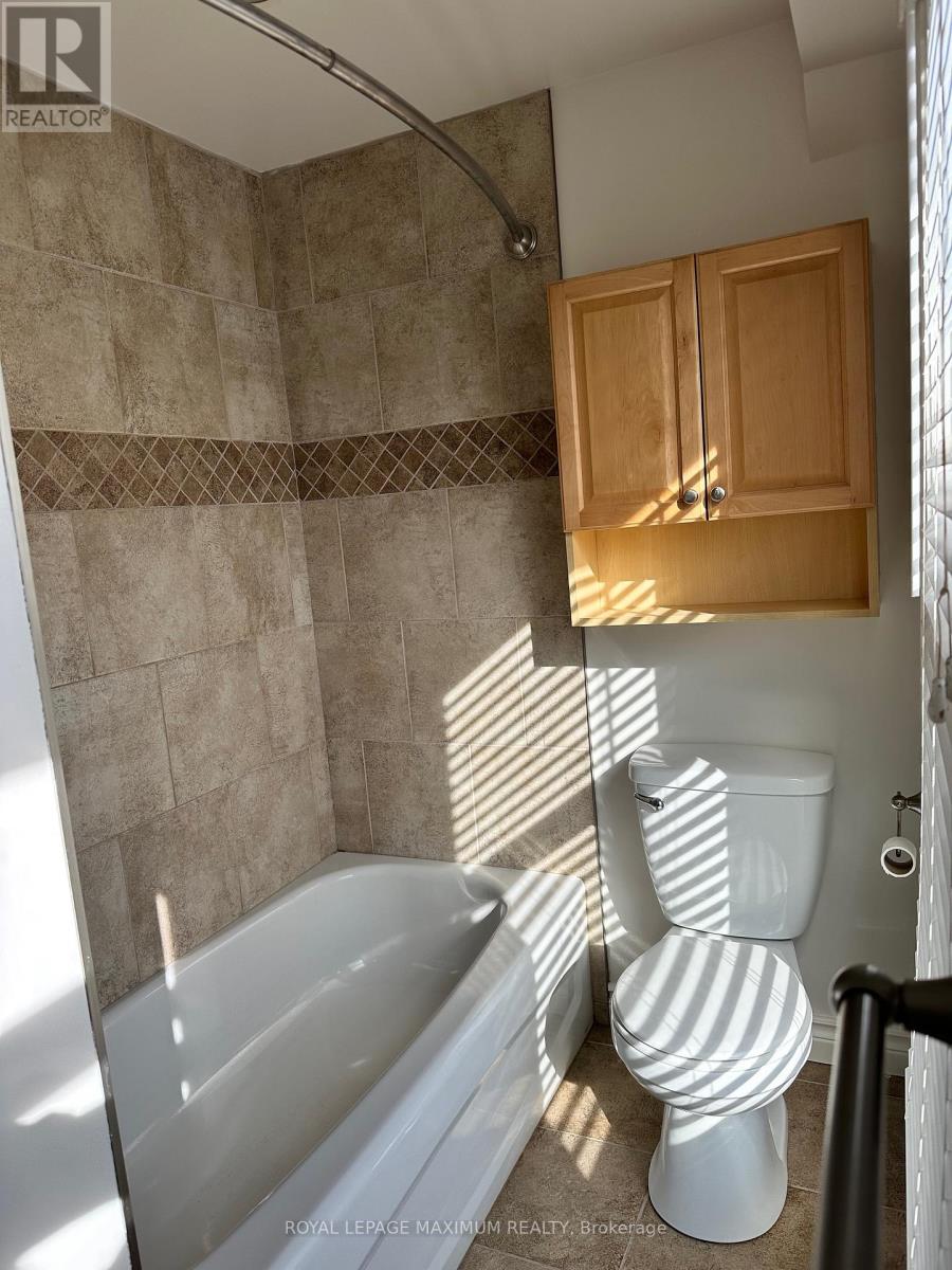 1 - 127 Innisfil Street, Barrie, Ontario  L4N 3E6 - Photo 13 - S12840130