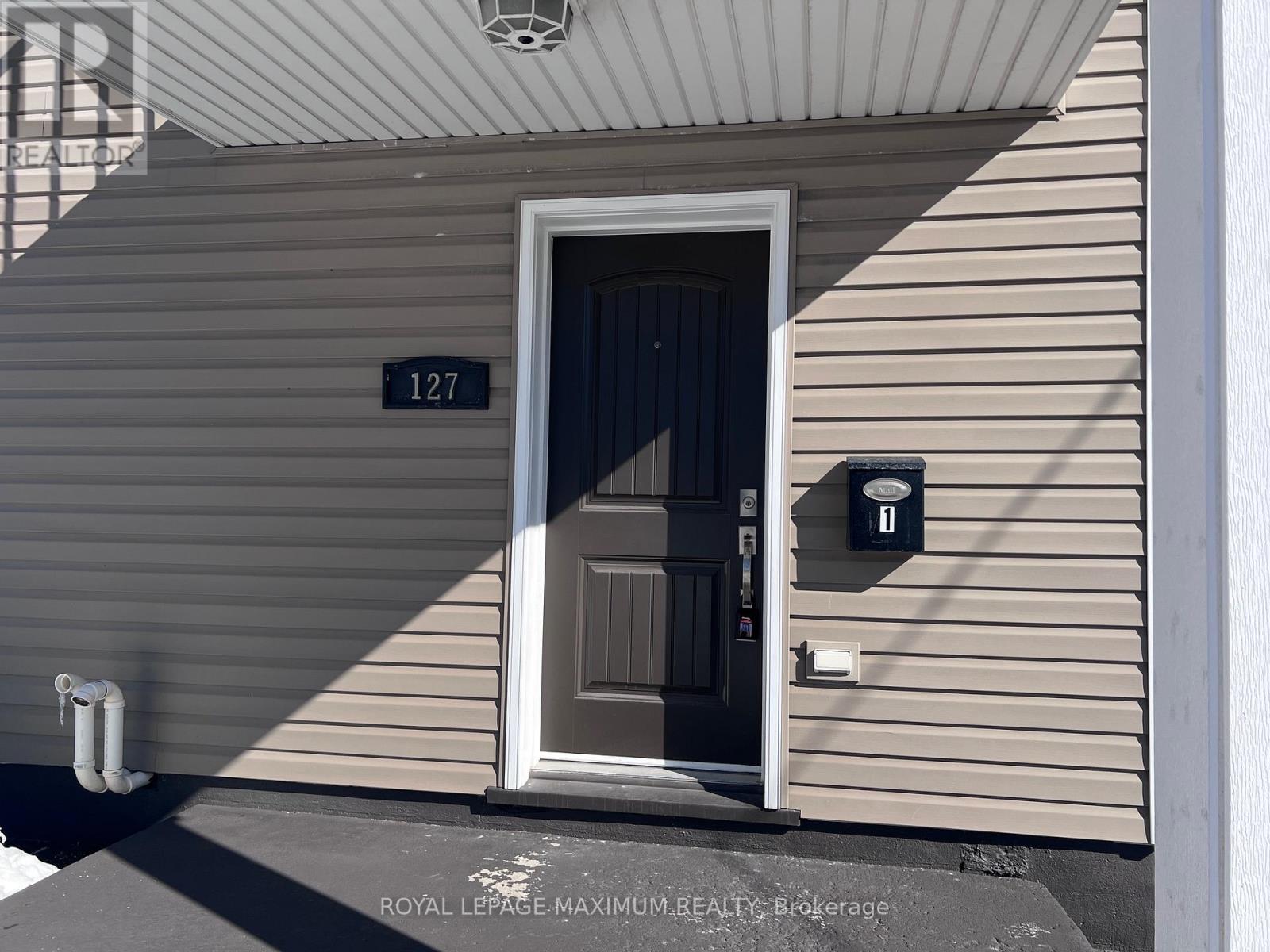 1 - 127 Innisfil Street, Barrie, Ontario  L4N 3E6 - Photo 2 - S12840130