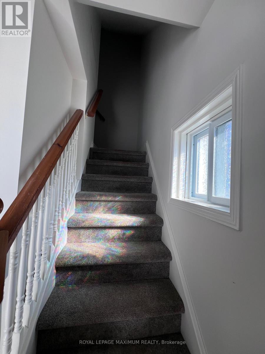 1 - 127 Innisfil Street, Barrie, Ontario  L4N 3E6 - Photo 4 - S12840130