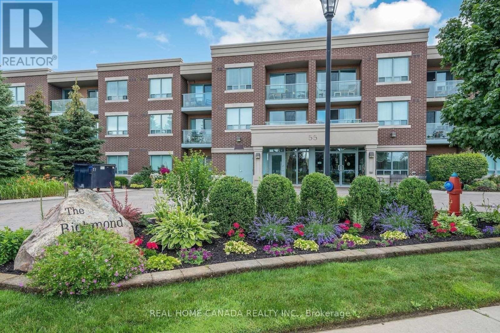 116 - 55 Via Rosedale Way, Brampton, Ontario  L6R 0V1 - Photo 4 - W12840010