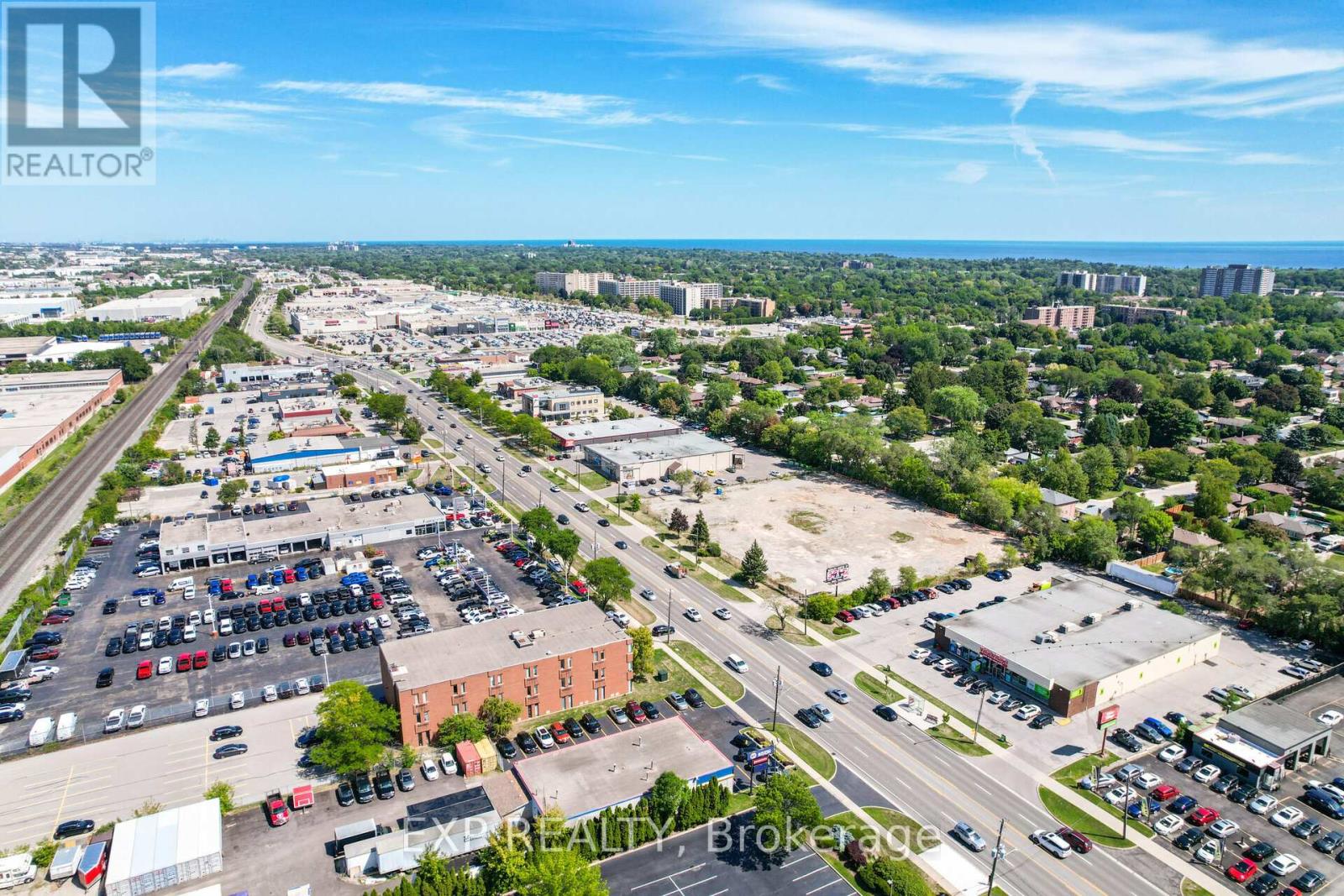 2362 Fairview Street, Burlington, Ontario  L7R 2E4 - Photo 10 - W12840014