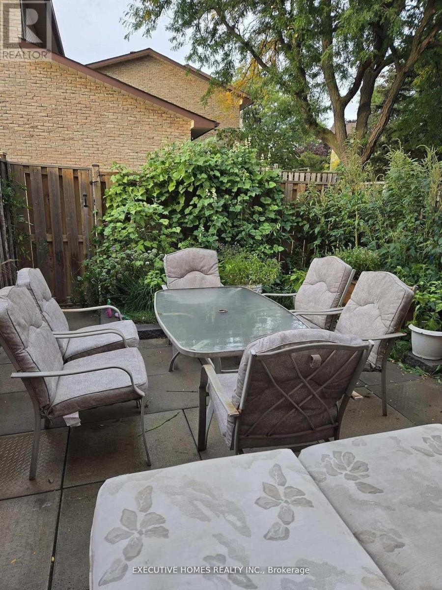 60 - 61 Collins Crescent, Brampton, Ontario  L6V 3N1 - Photo 28 - W12840018