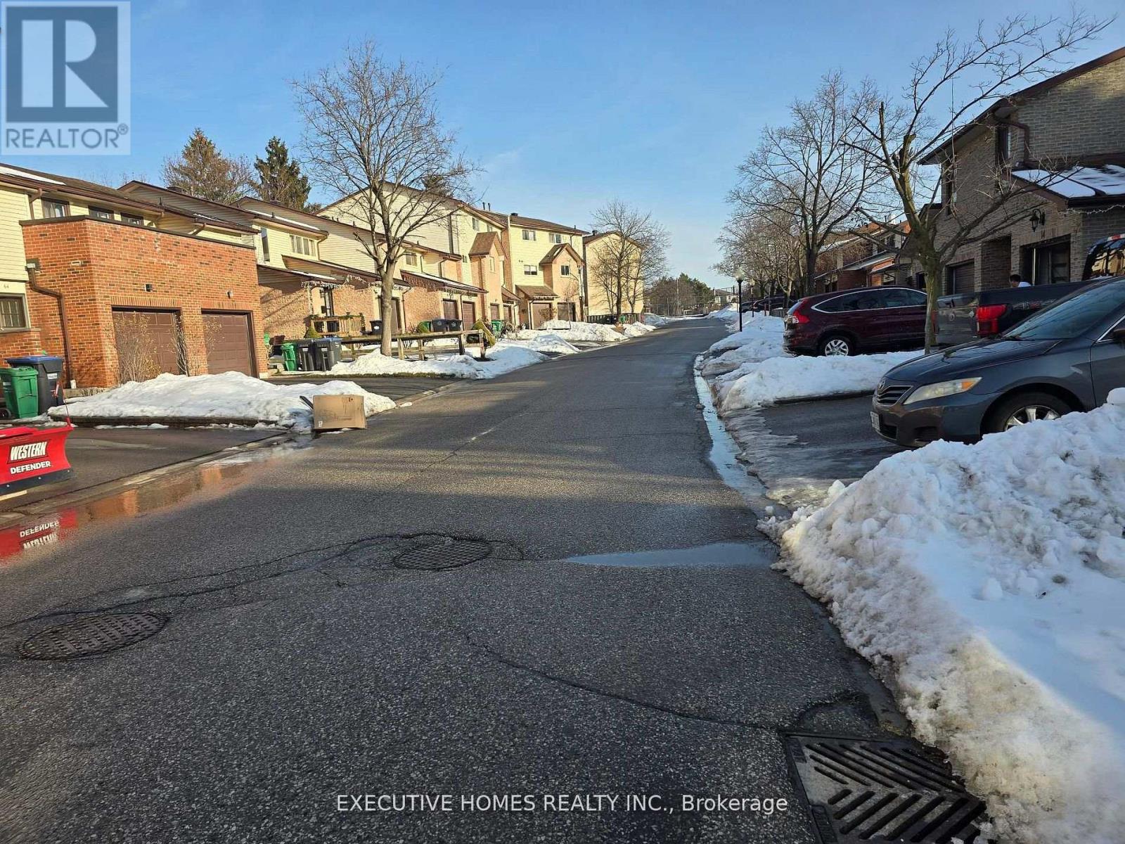 60 - 61 Collins Crescent, Brampton, Ontario  L6V 3N1 - Photo 3 - W12840018