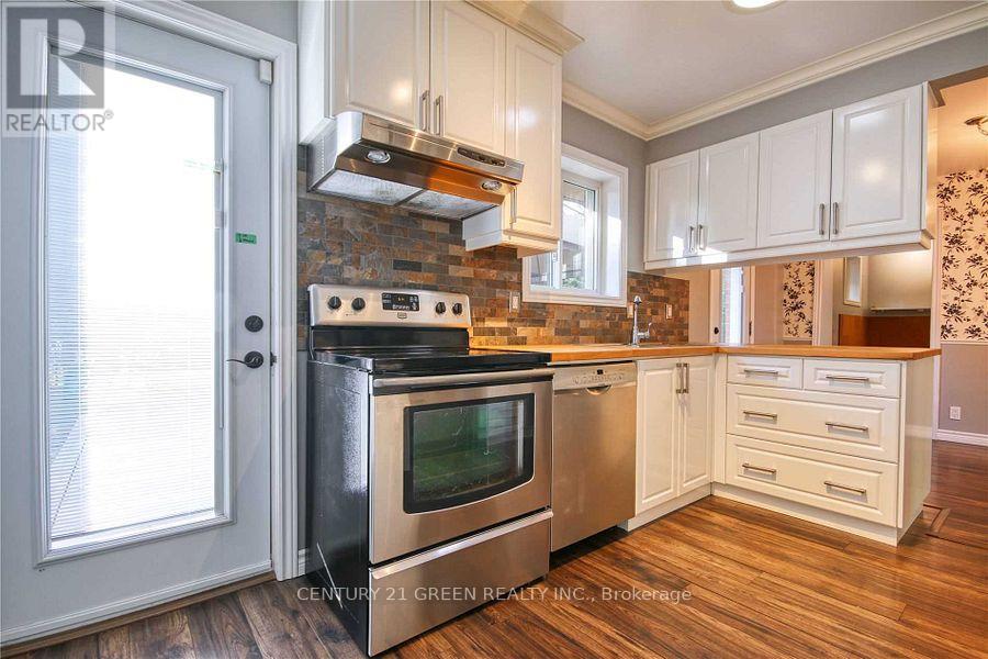 12 Joycelyn Drive, Mississauga, Ontario  L5M 1T6 - Photo 10 - W12840040