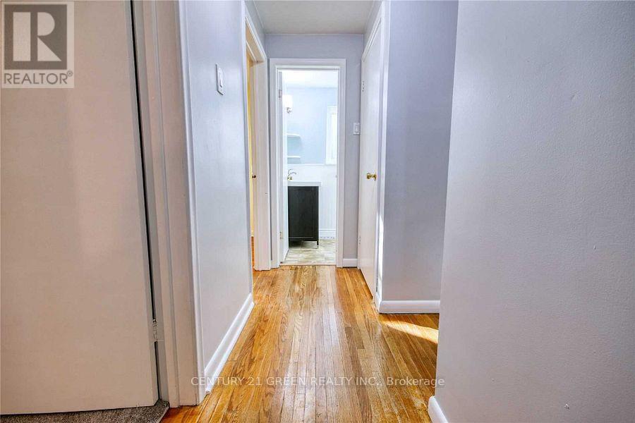 12 Joycelyn Drive, Mississauga, Ontario  L5M 1T6 - Photo 11 - W12840040