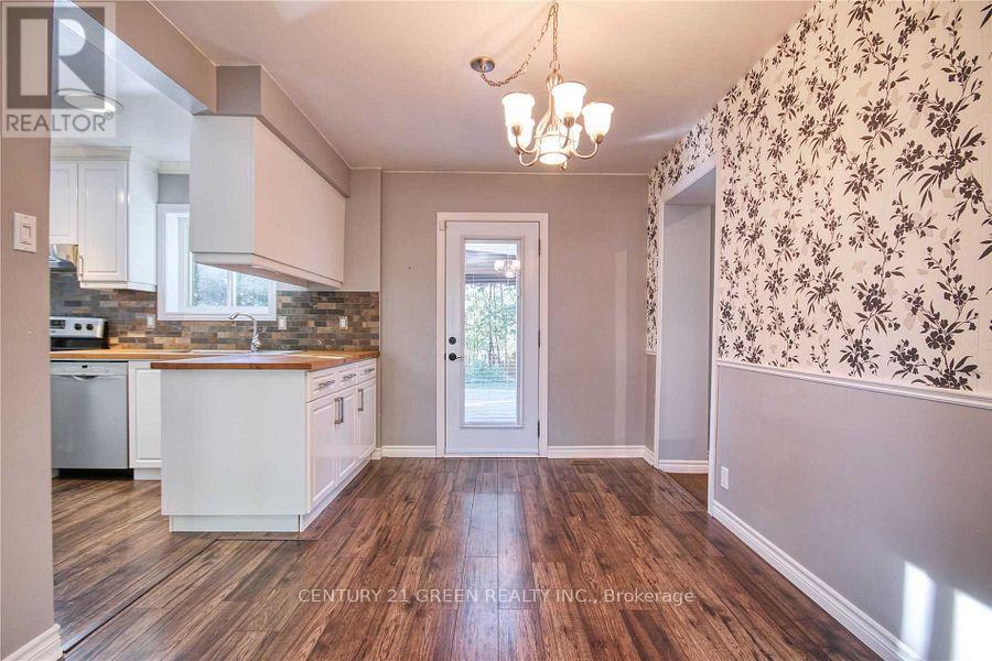 12 Joycelyn Drive, Mississauga, Ontario  L5M 1T6 - Photo 8 - W12840040