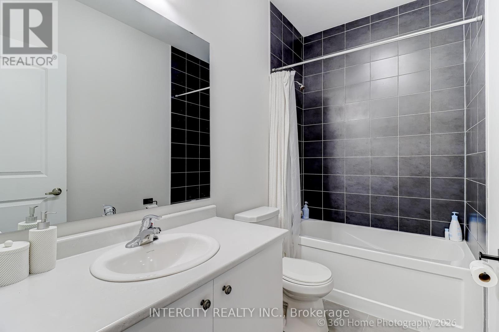 57 Purple Sage Drive, Brampton, Ontario  L6P 4P5 - Photo 18 - W12840076