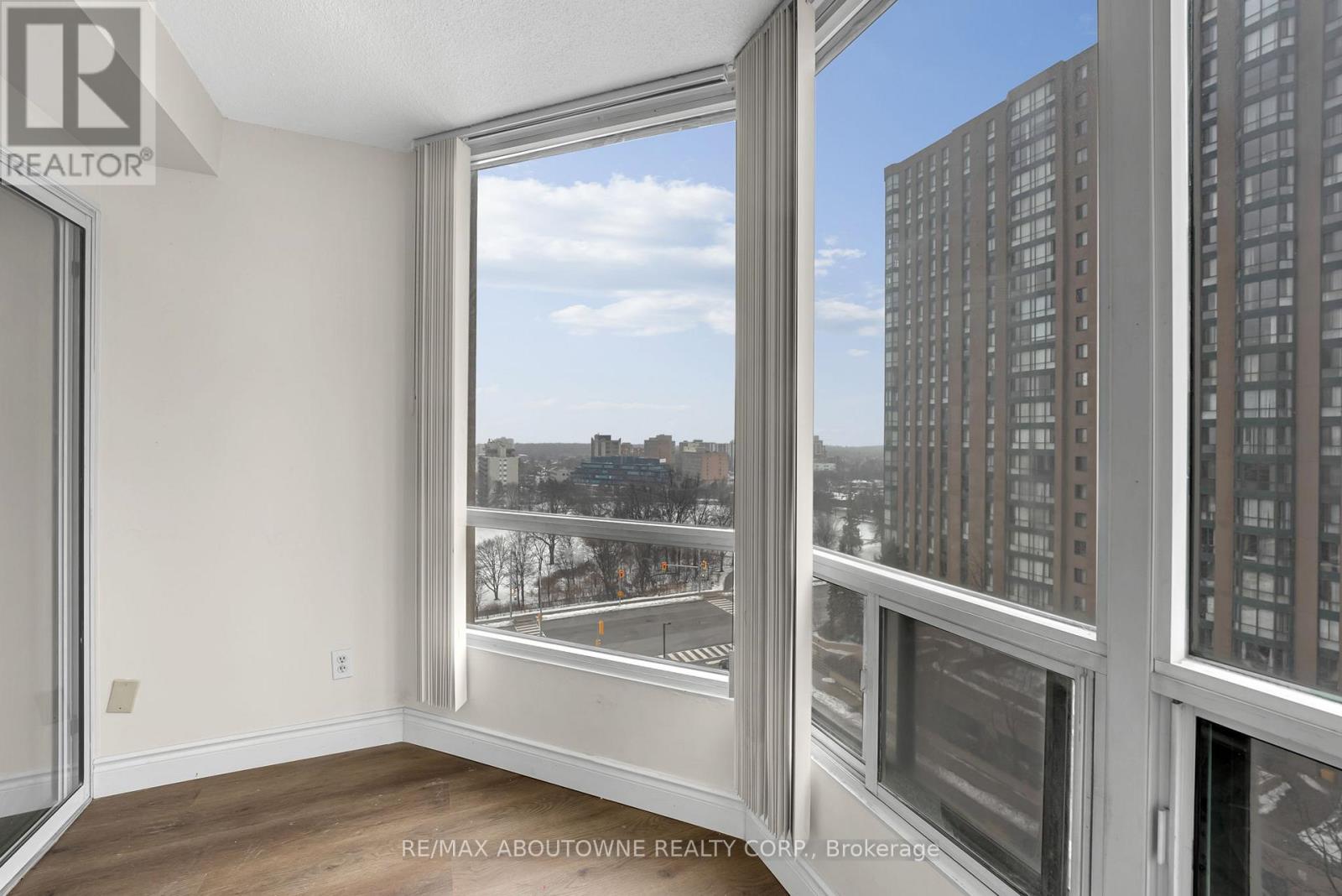 905 - 115 Hillcrest Avenue, Mississauga, Ontario  L5B 3Y9 - Photo 17 - W12840080