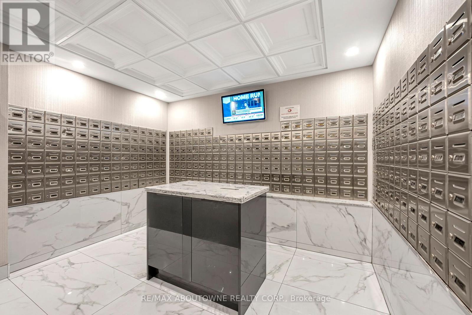 905 - 115 Hillcrest Avenue, Mississauga, Ontario  L5B 3Y9 - Photo 32 - W12840080