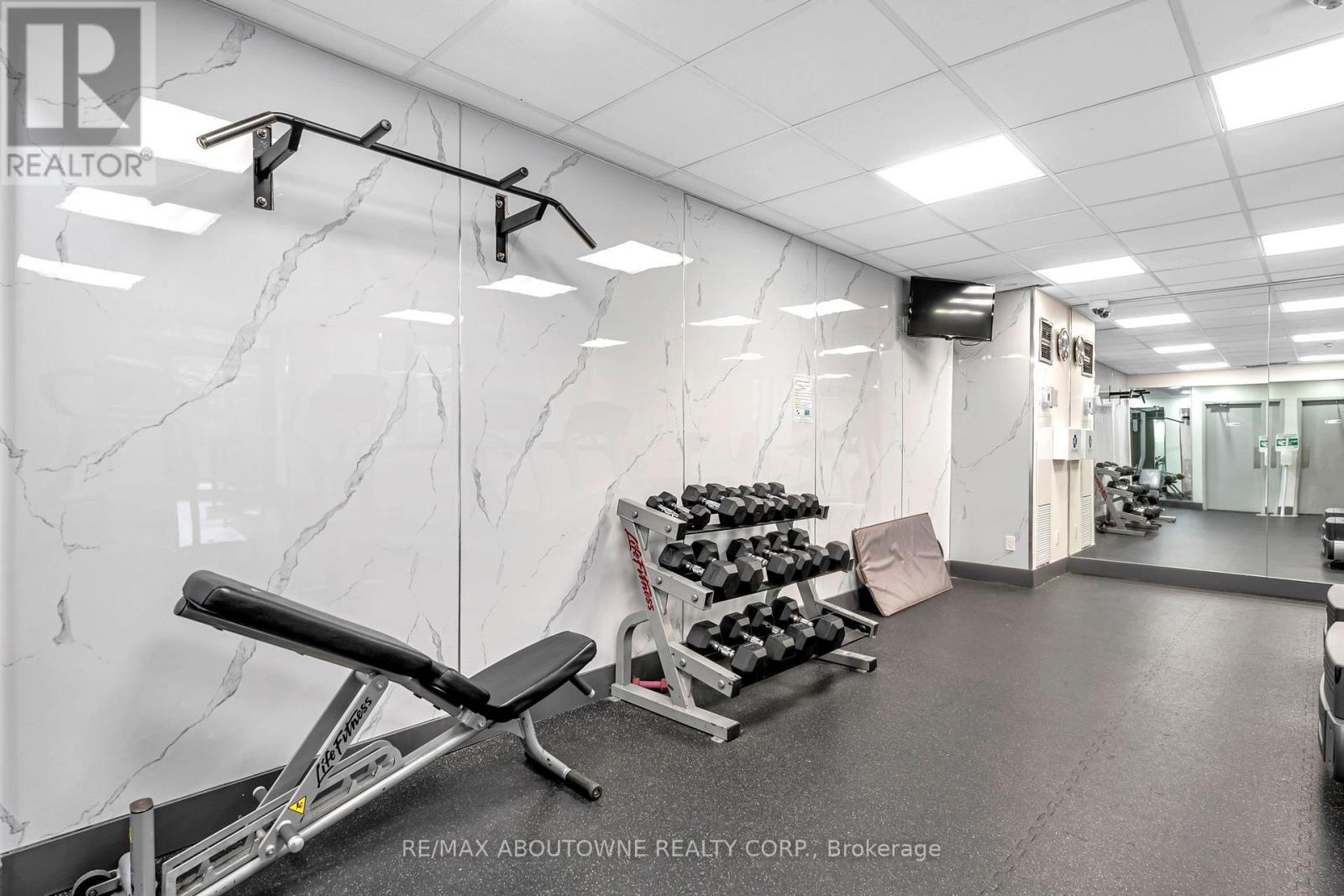 905 - 115 Hillcrest Avenue, Mississauga, Ontario  L5B 3Y9 - Photo 34 - W12840080