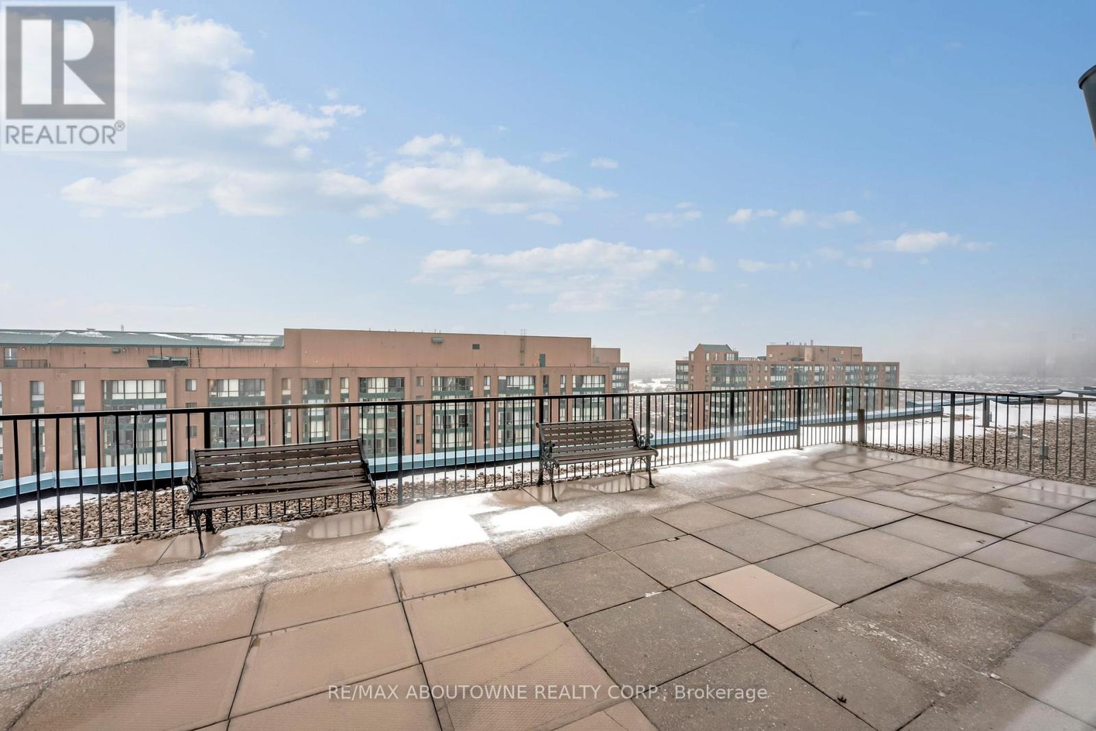 905 - 115 Hillcrest Avenue, Mississauga, Ontario  L5B 3Y9 - Photo 6 - W12840080