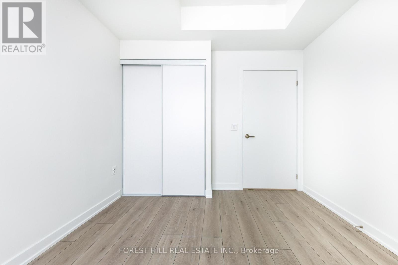 1804 - 1 Fairview Road E, Mississauga, Ontario  L5A 4C6 - Photo 22 - W12840082