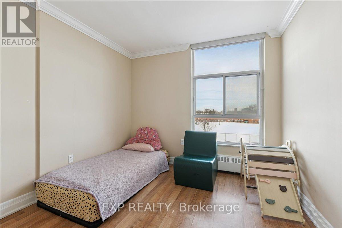 412 - 44 Longbourne Drive, Toronto (Willowridge-Martingrove-Richview), Ontario M9R 2M7 - Photo 14 - W12840086